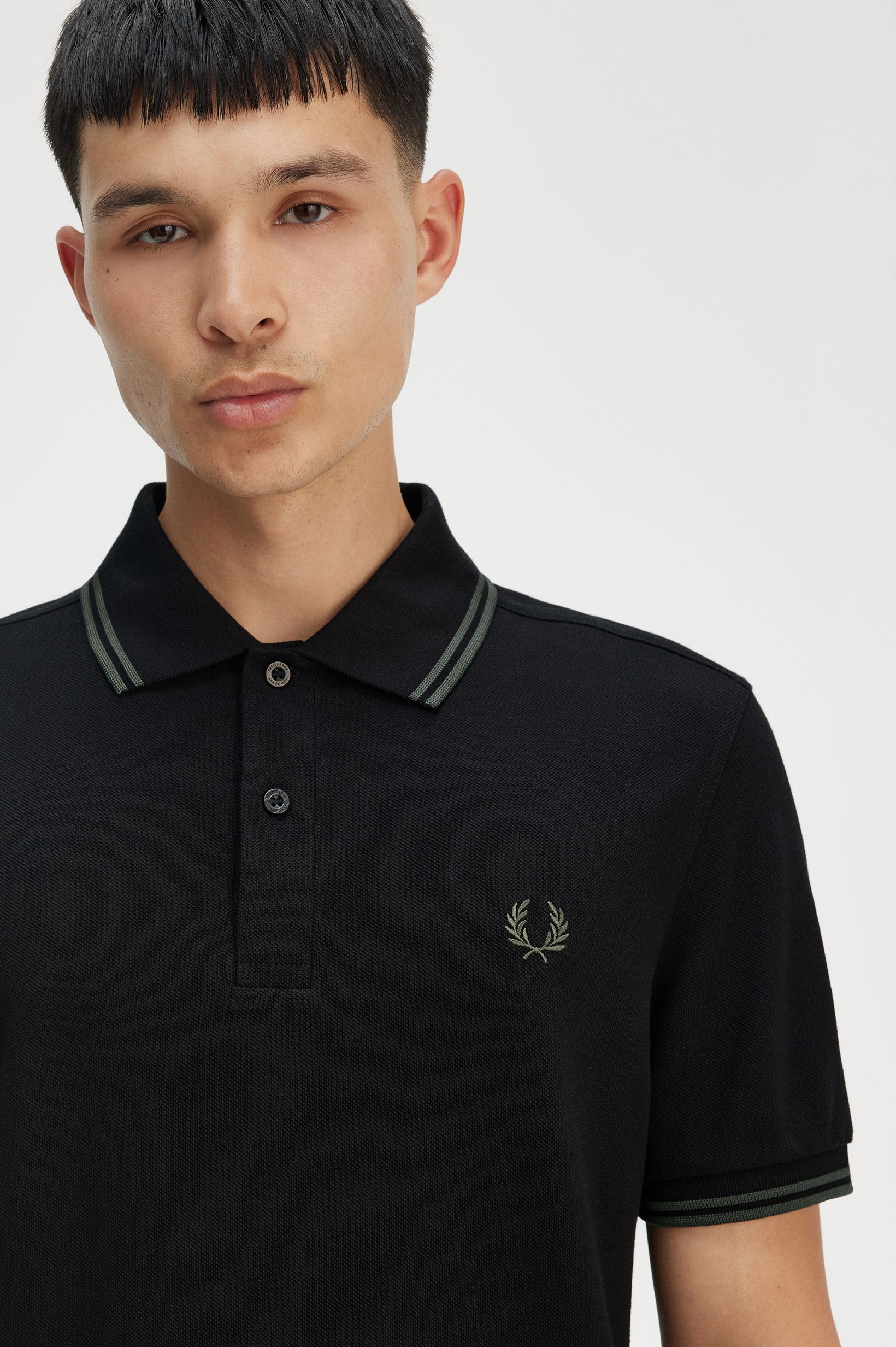 Fred Perry Twin Tipped Poloshirt M3600 in Black/Green