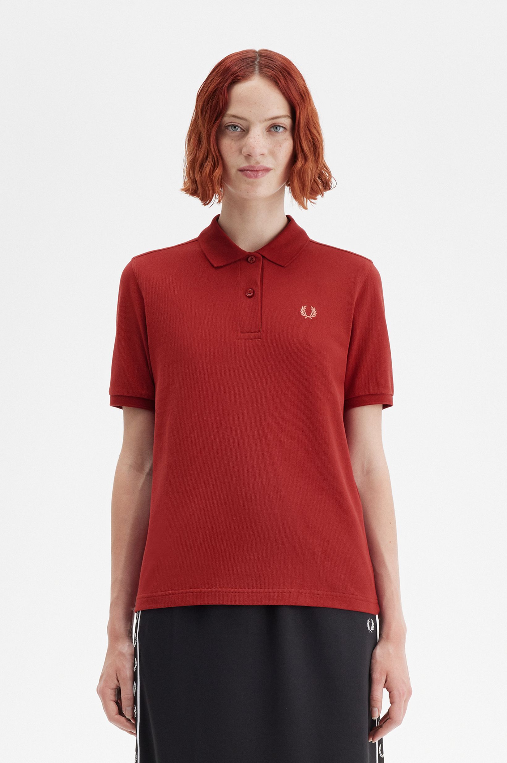 Fred Perry Damen Poloshirt in Burnet Red/Pitty Pink