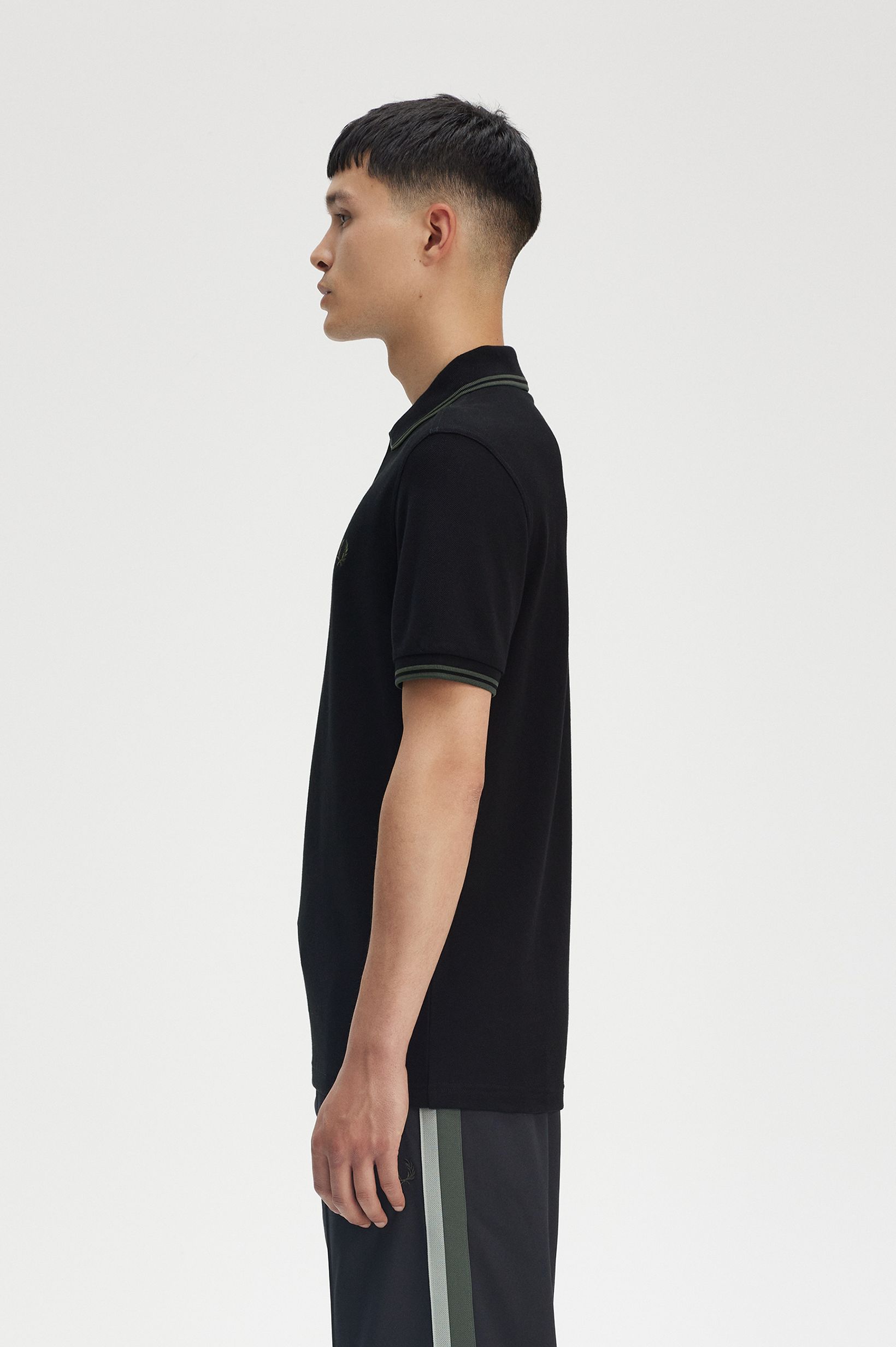 Fred Perry Twin Tipped Poloshirt M3600 in Black/Green