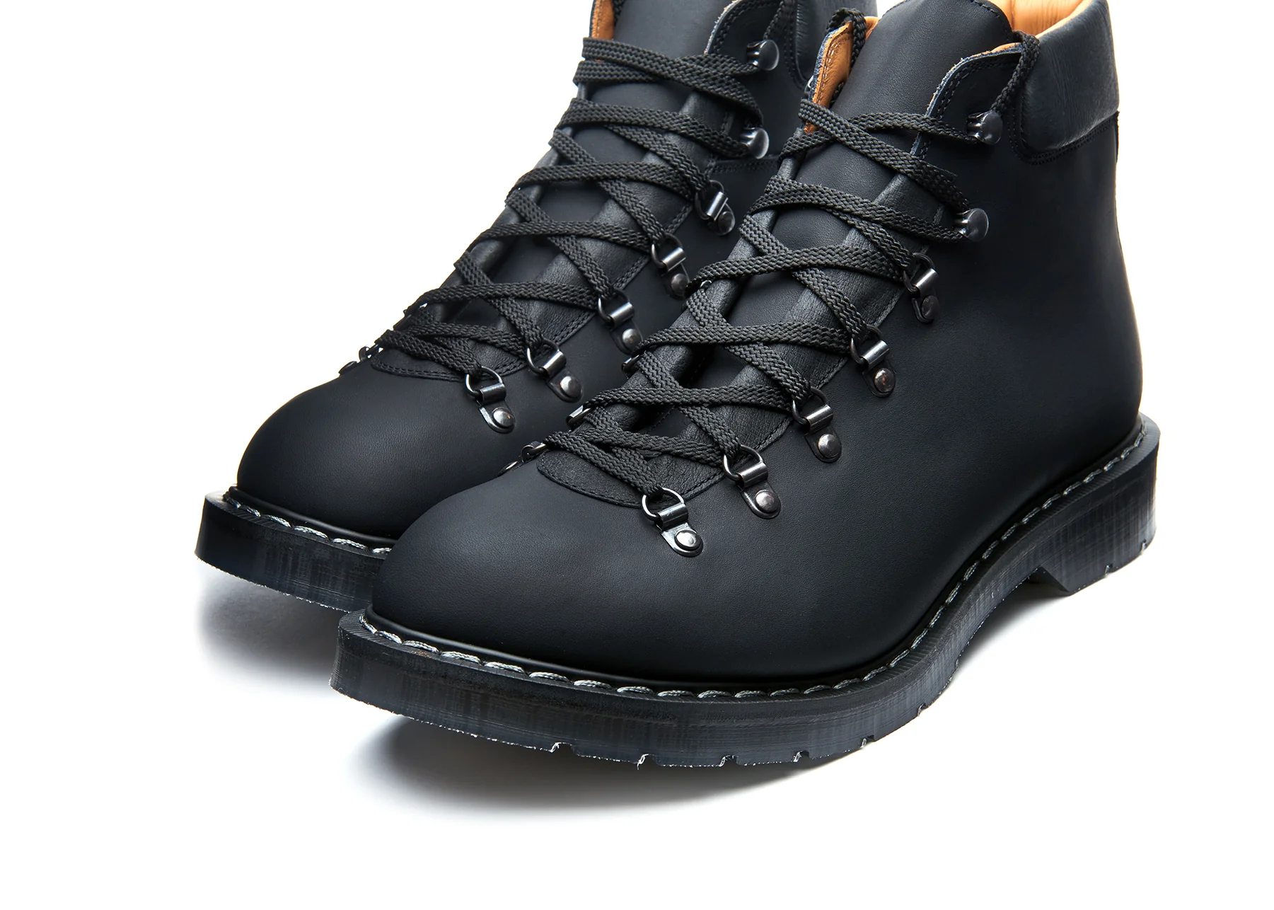 Solovair 7 Eye Greasy Urban Hiker Boot in Black