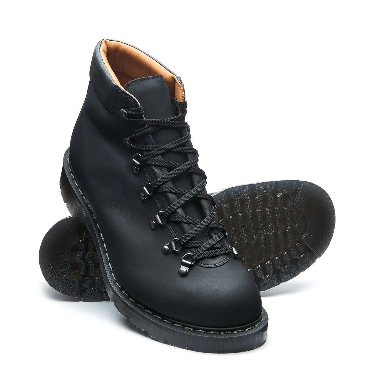 Solovair 7 Eye Greasy Urban Hiker Boot in Black