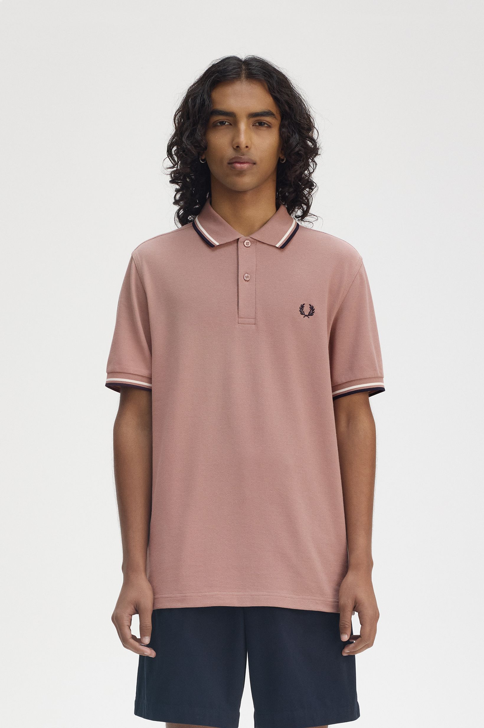 Fred Perry  Twin Tipped Poloshirt M3600 in Dark Pink/Ecru/Navy