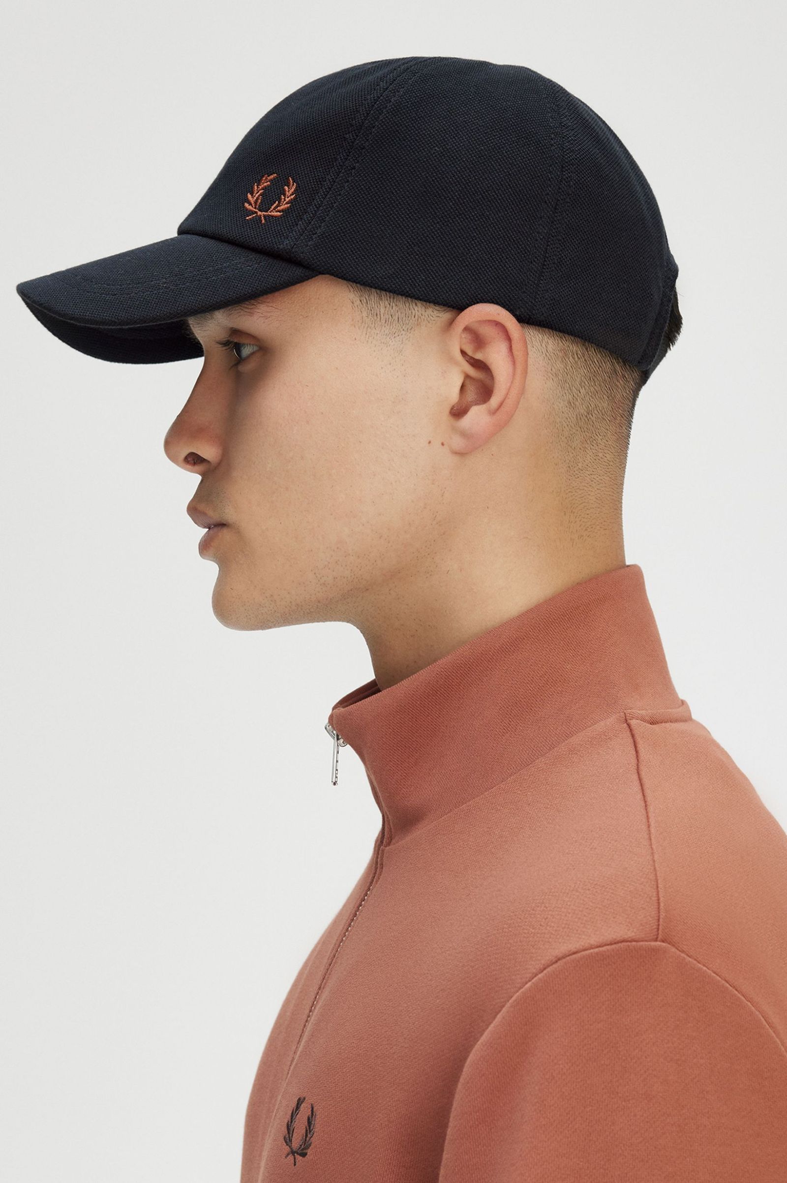 Fred Perry Pique Classic Cap in Navy/Cinnamon