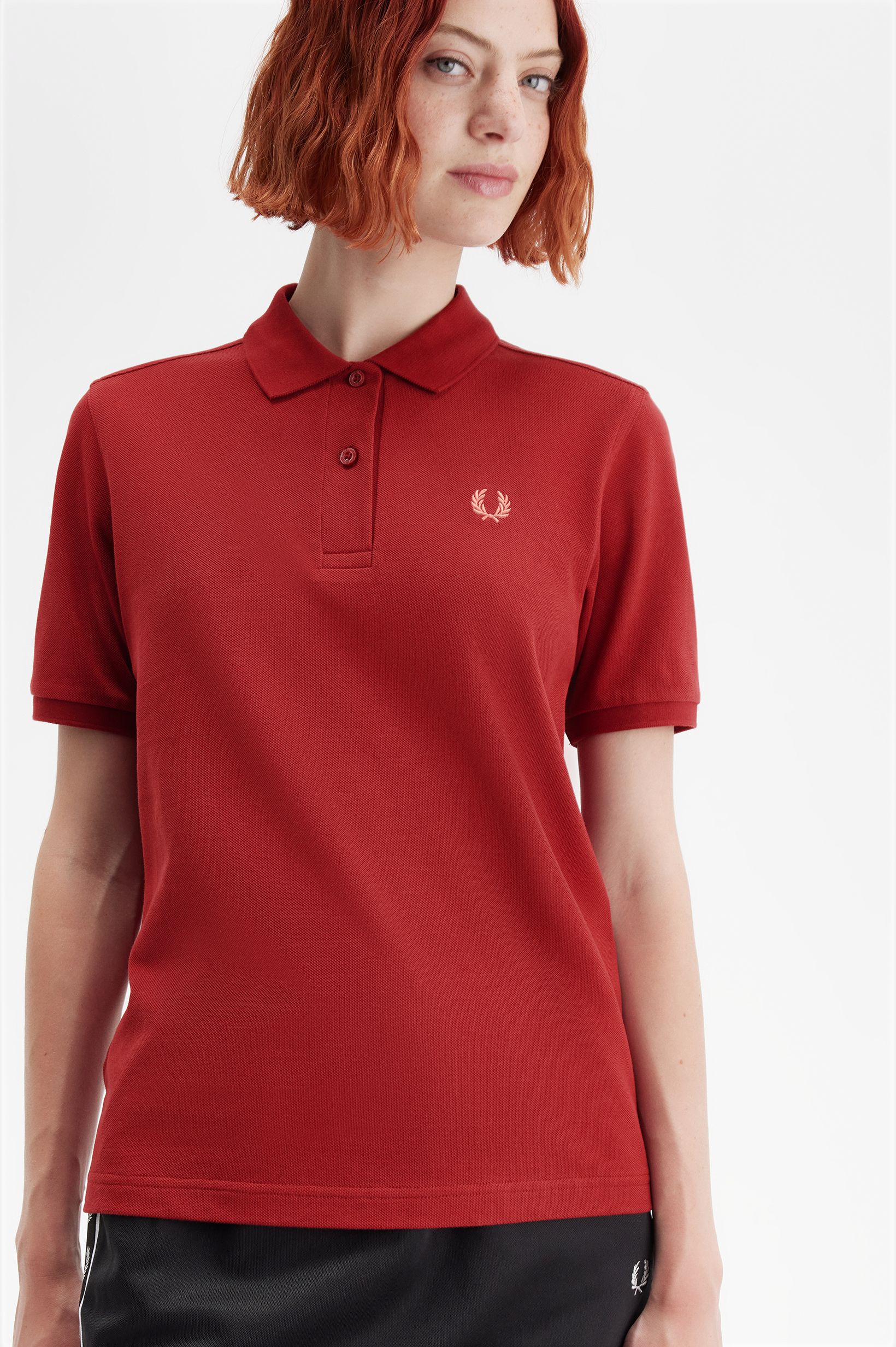 Fred Perry Damen Poloshirt in Burnet Red/Pitty Pink