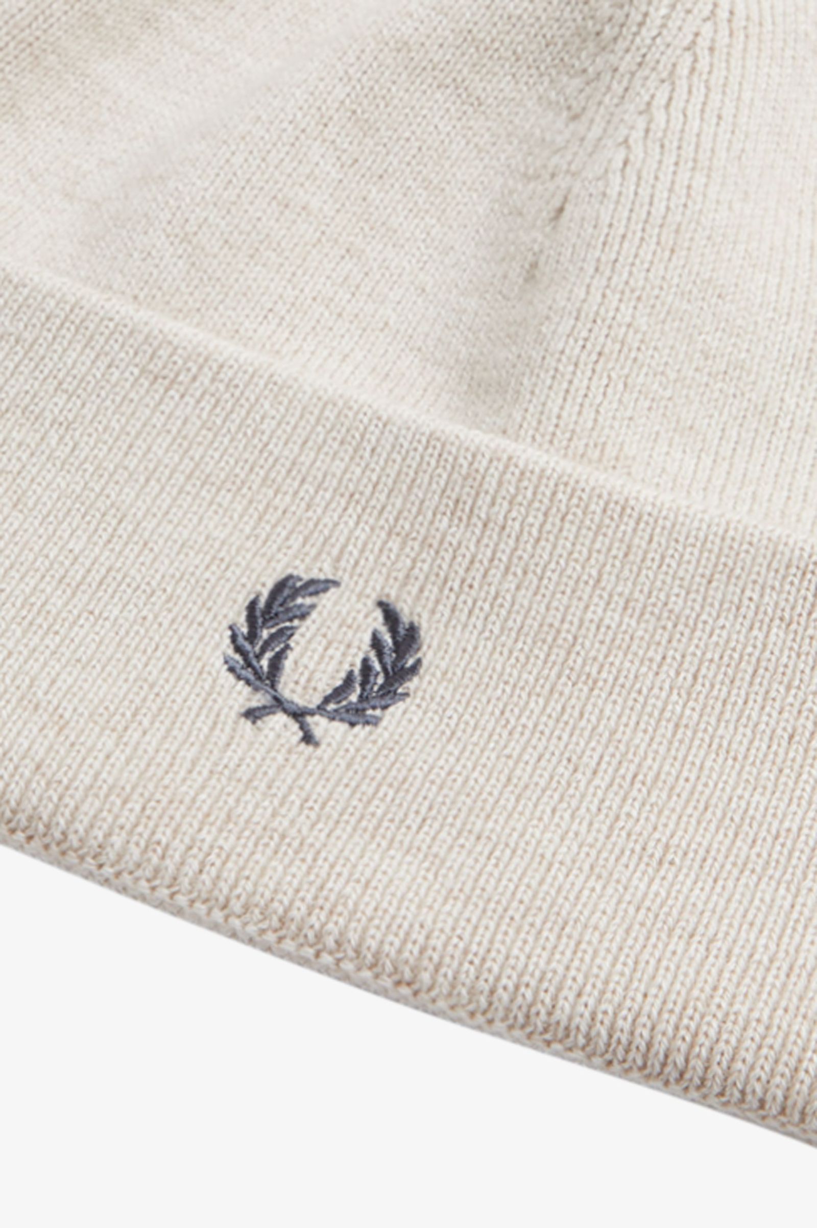 Fred Perry Classic Beanie in Porridge Marl/Anchor Grey 