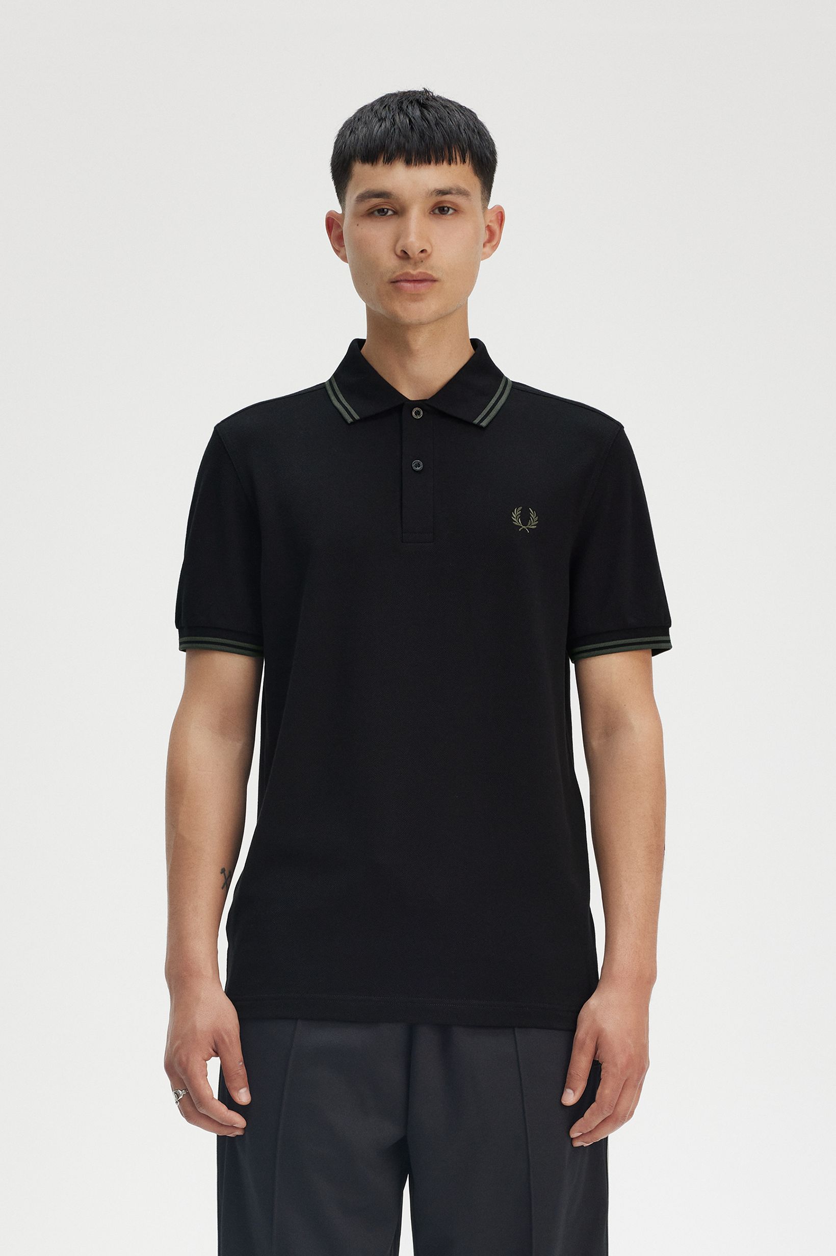 Fred Perry Twin Tipped Poloshirt M3600 in Black/Green