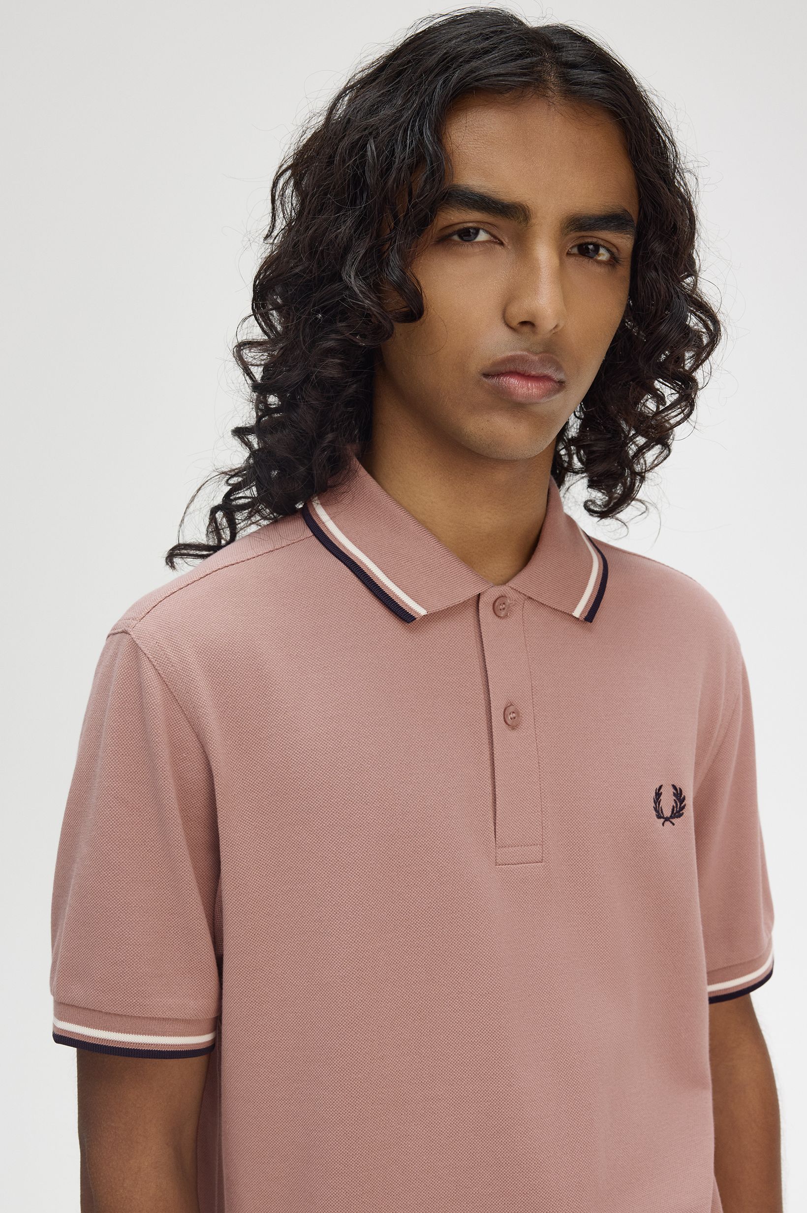 Fred Perry  Twin Tipped Poloshirt M3600 in Dark Pink/Ecru/Navy