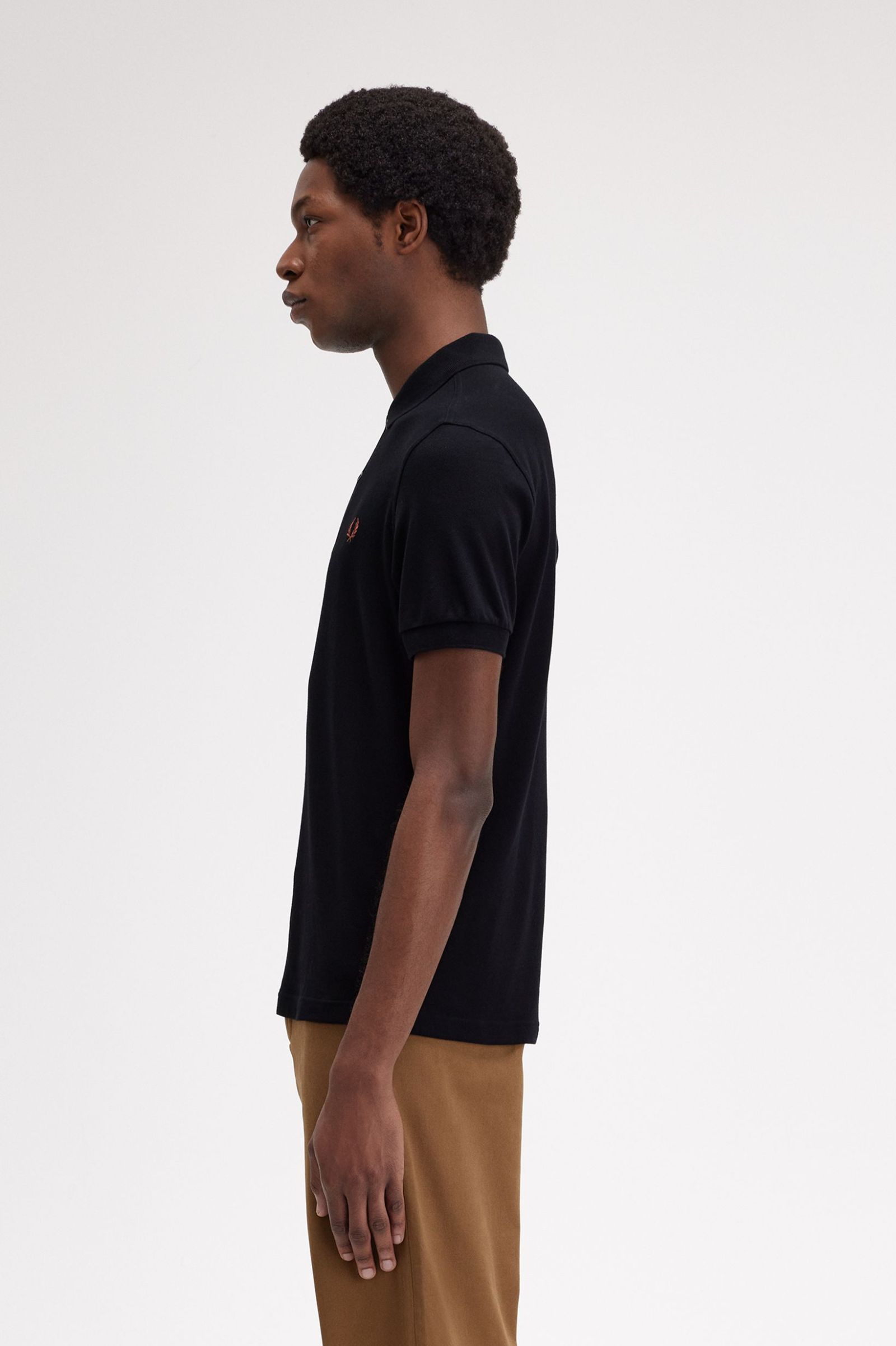 Fred Perry The Fred Perry Shirt M6000 in Black/Whisky Brown